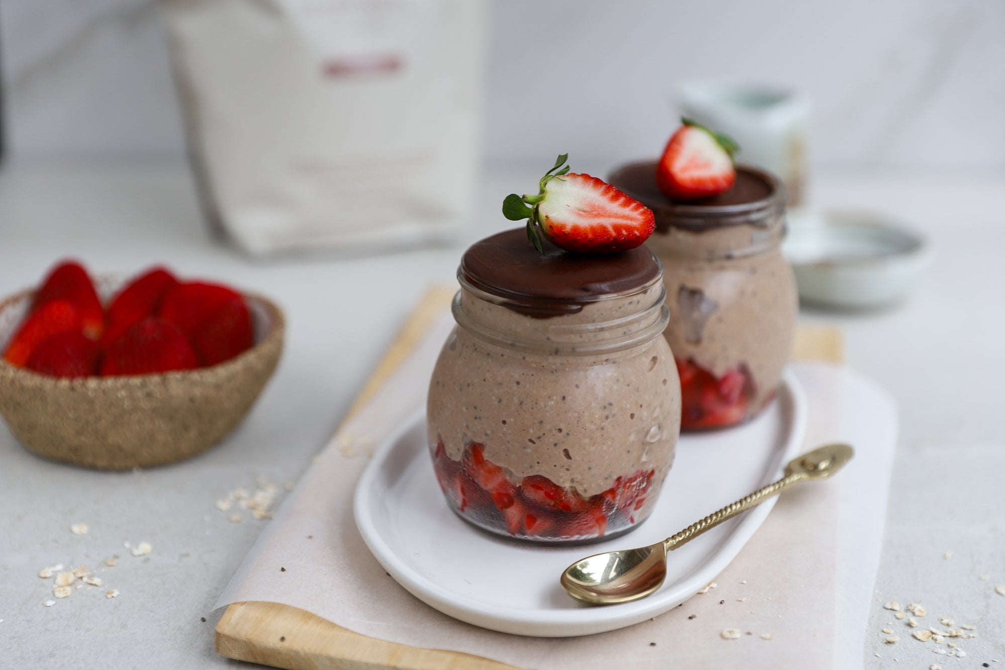 KAILO KITCHEN: Choc-Strawberry Oats