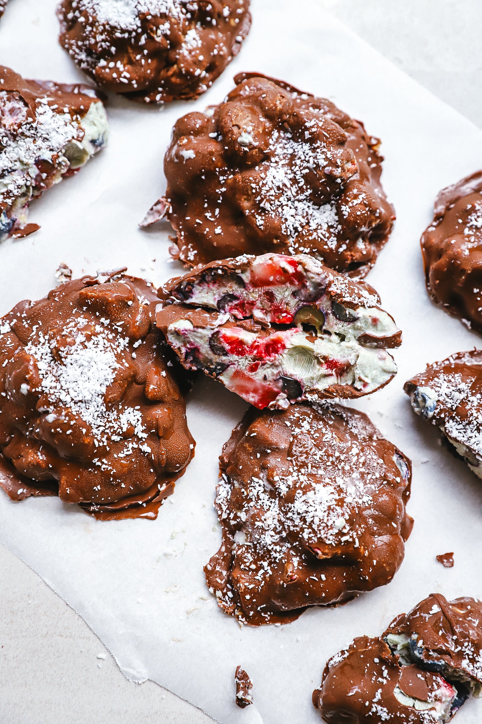 KAILO Kitchen: Chocolate Dipped Berry Yoghurt Bites